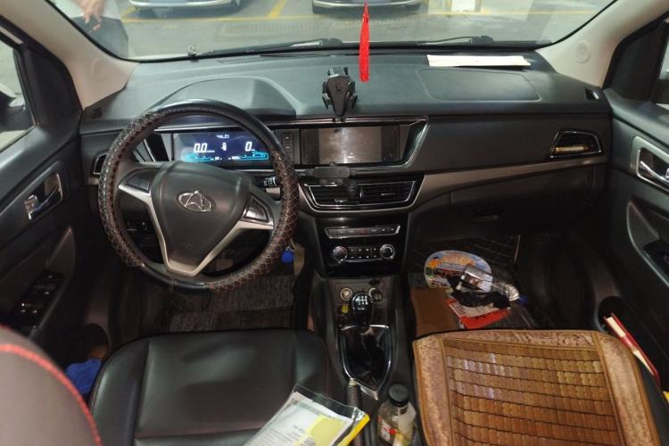 Used CHANGAN KAICHENG Oushang A600 2016 1.5L Manual Elite 7-Seater Center Console