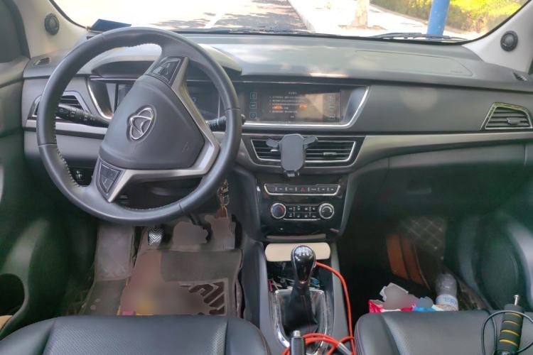Used CHANGAN KAICHENG Oushang A600 2016 1.5L Manual Luxury 7-Seater Center Console