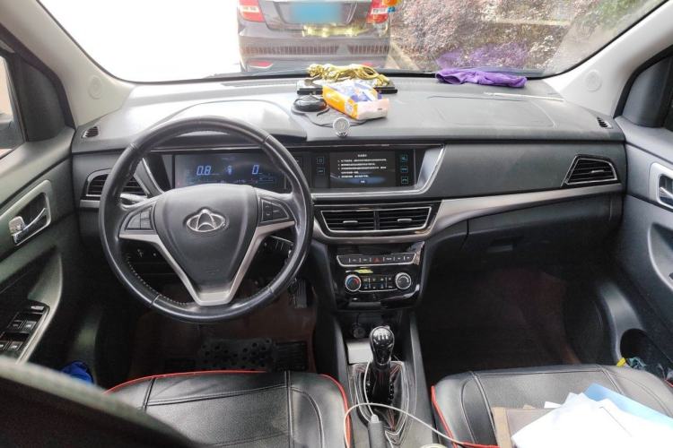 Used CHANGAN KAICHENG Oushang A600 2016 1.5L Manual Luxury 7-Seater Center Console