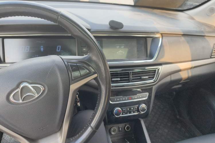 Used CHANGAN KAICHENG Oushang A600 2016 1.5L Manual Luxury 7-Seater Center Console