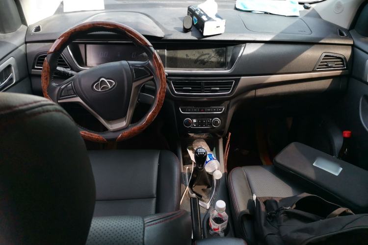 Used CHANGAN KAICHENG Oushang A600 2016 1.5L Manual Luxury 7-Seater Center Console