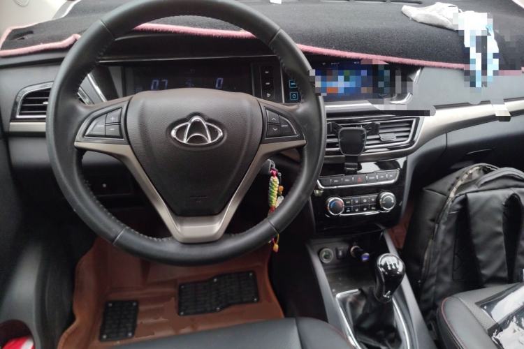 Used CHANGAN KAICHENG Oushang A600 2016 1.5L Manual Luxury 7-Seater Center Console