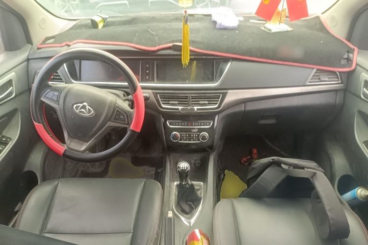 Used CHANGAN KAICHENG Oushang A600 2016 1.5L Manual Luxury 7-Seater Center Console