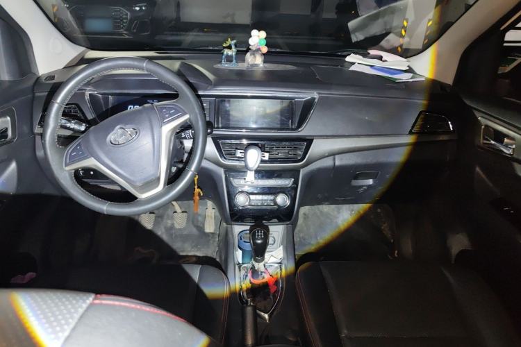 Used CHANGAN KAICHENG Oushang A600 2016 1.5L Manual Luxury 7-Seater Center Console