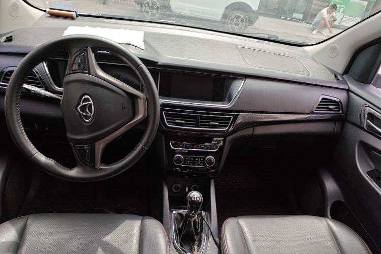 Used CHANGAN KAICHENG Oushang A600 2016 1.5L Manual Luxury 7-Seater Center Console