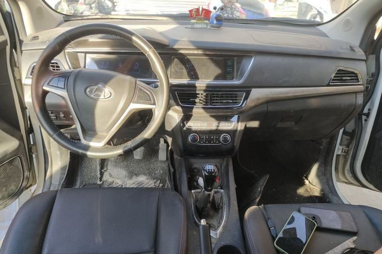 Used CHANGAN KAICHENG Oushang A600 2016 1.5L Manual Luxury 7-Seater Center Console