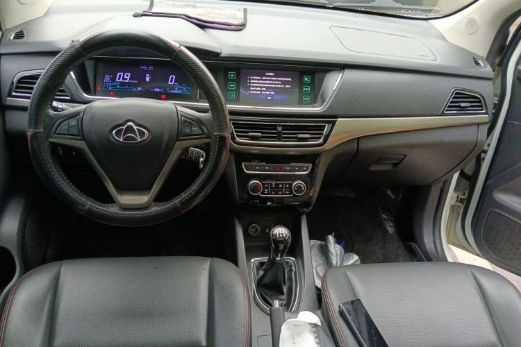Used CHANGAN KAICHENG Oushang A600 2016 1.5L Manual Luxury 7-Seater Center Console