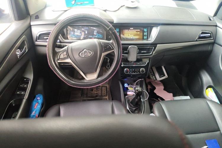 Used CHANGAN KAICHENG Oushang A600 2016 1.5L Manual Luxury 7-Seater Center Console