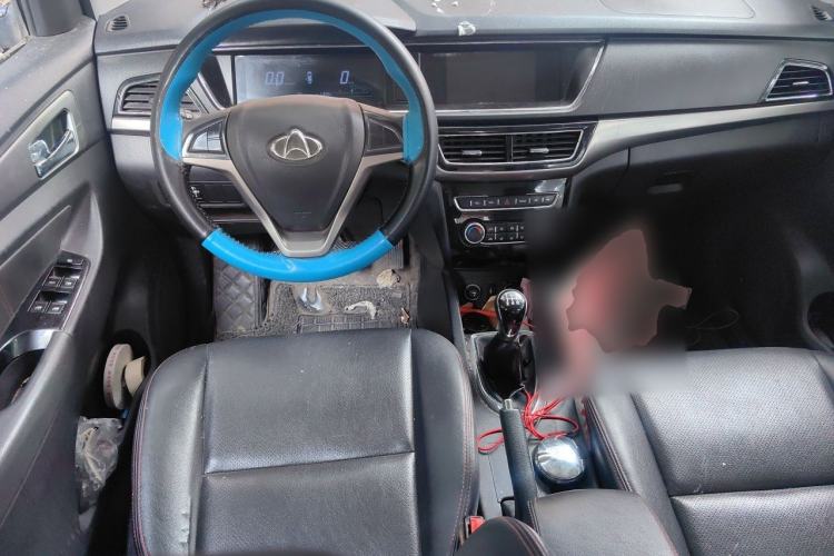 Used CHANGAN KAICHENG Oushang A600 2016 1.5L Manual Elite 7-Seater Center Console