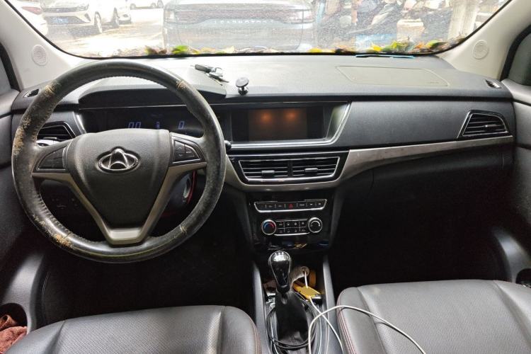 Used CHANGAN KAICHENG Oushang A600 2016 1.5L Manual Luxury 7-Seater Center Console