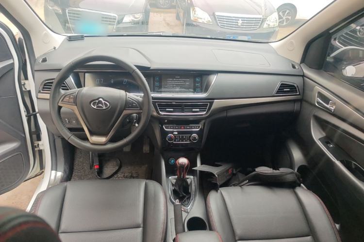 Used CHANGAN KAICHENG Oushang A600 2016 1.5L Manual Luxury 7-Seater Center Console