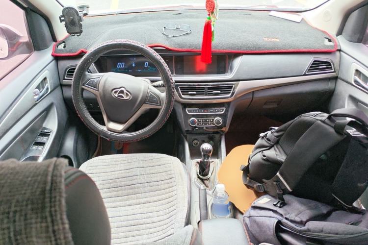 Used CHANGAN KAICHENG Oushang A600 2016 1.5L Manual Luxury 7-Seater Center Console