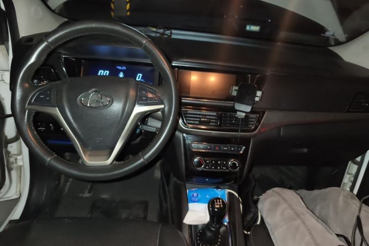 Used CHANGAN KAICHENG Oushang A600 2016 1.5L Manual Luxury 7-Seater Center Console