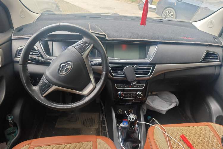 Used CHANGAN KAICHENG Oushang A600 2016 1.5L Manual Luxury 7-Seater Center Console