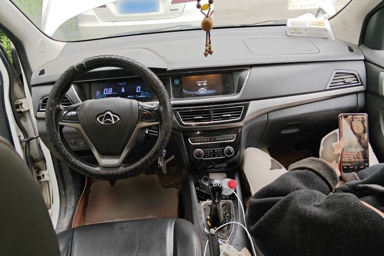 Used CHANGAN KAICHENG Oushang A600 2016 1.5L Manual Luxury 7-Seater Center Console
