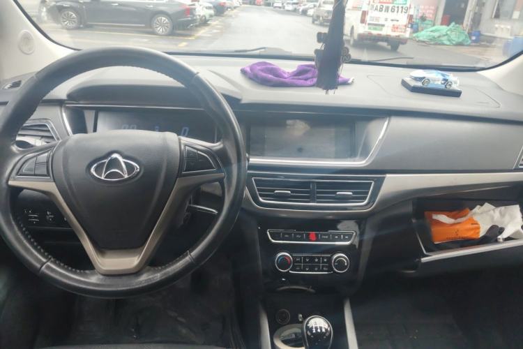 Used CHANGAN KAICHENG Oushang A600 2016 1.5L Manual Luxury 7-Seater Center Console