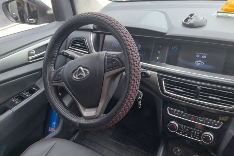 Used CHANGAN KAICHENG Oushang A600 2016 1.5L Manual Luxury 7-Seater Center Console