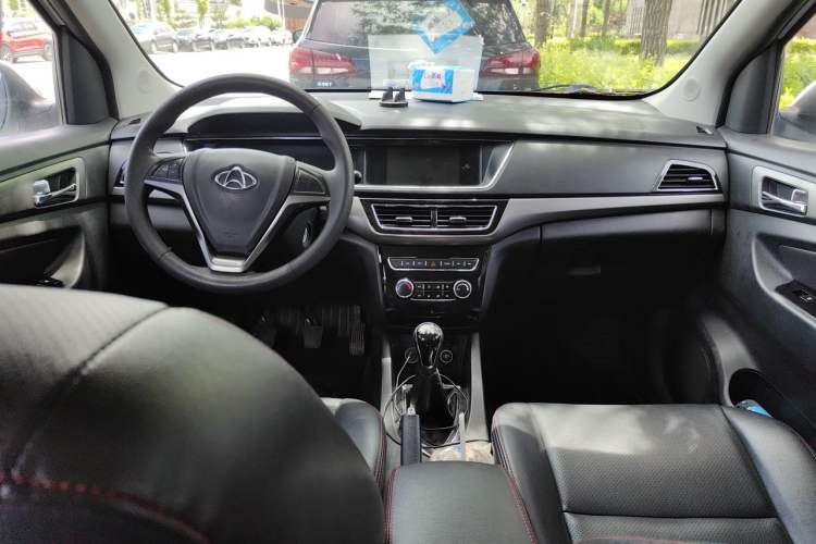 Used CHANGAN KAICHENG Oushang A600 2016 1.5L Manual Elite 7-Seater Center Console