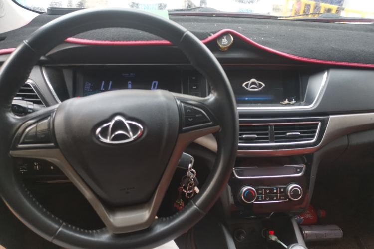 Used CHANGAN KAICHENG Oushang A600 2016 1.5L Manual Luxury 7-Seater Center Console