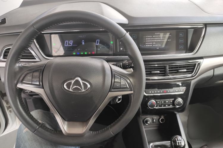 Used CHANGAN KAICHENG Oushang A600 2016 1.5L Manual Luxury 6-Seater Center Console