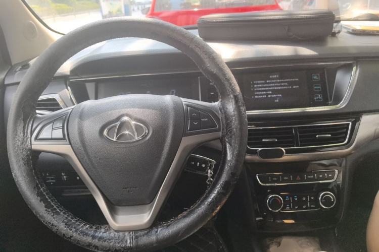 Used CHANGAN KAICHENG Oushang A600 2016 1.5L Manual Luxury 7-Seater Center Console