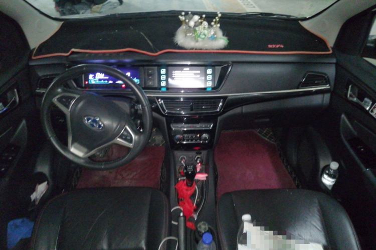 Used CHANGAN KAICHENG Oushang A600 2016 1.5L Manual Luxury 7-Seater Center Console