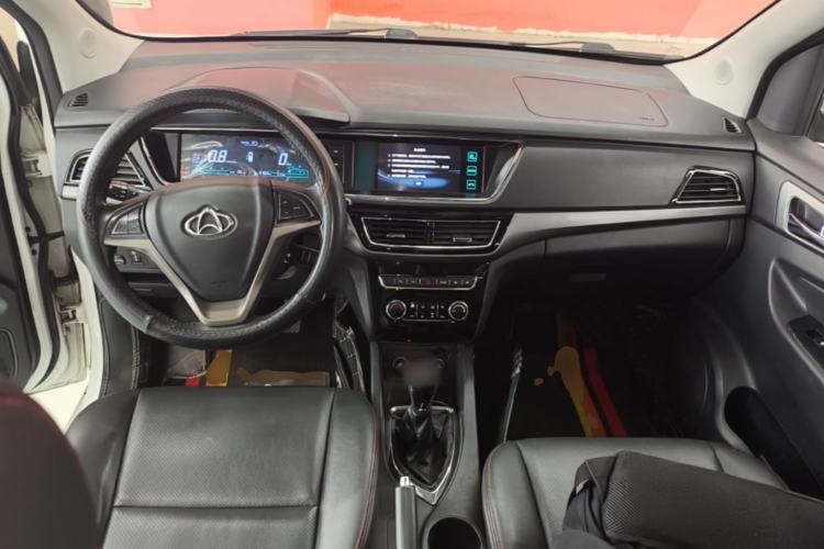 Used CHANGAN KAICHENG Oushang A600 2016 1.5L Manual Luxury 7-Seater Center Console