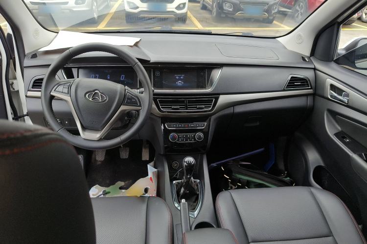 Used CHANGAN KAICHENG Oushang A600 2016 1.5L Manual Luxury 7-Seater Center Console