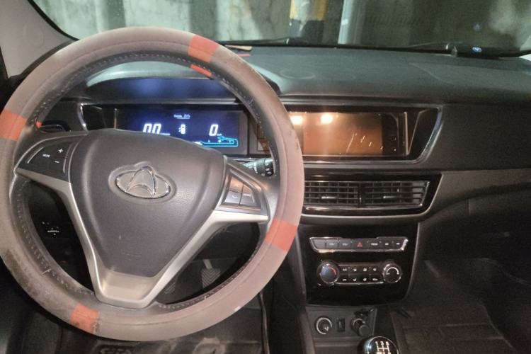 Used CHANGAN KAICHENG Oushang A600 2016 1.5L Manual Luxury 7-Seater Center Console