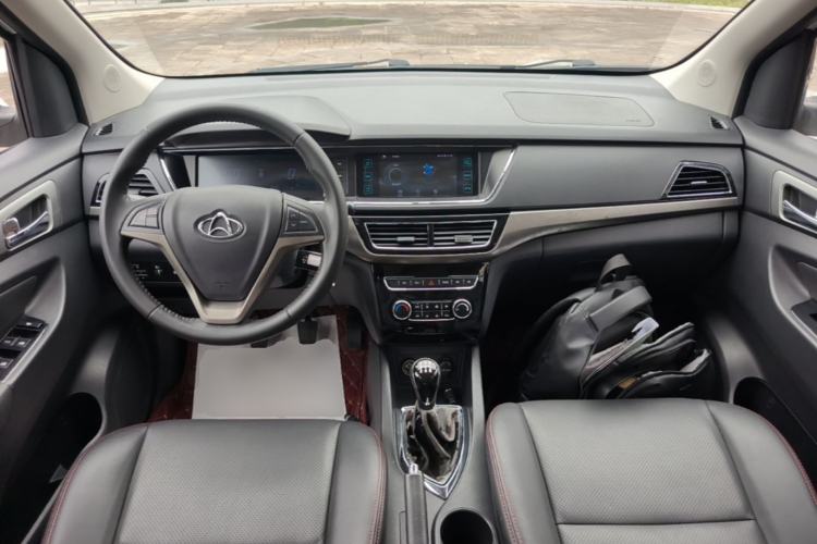 Used CHANGAN KAICHENG Oushang A600 2016 1.5L Manual Luxury 7-Seater Center Console