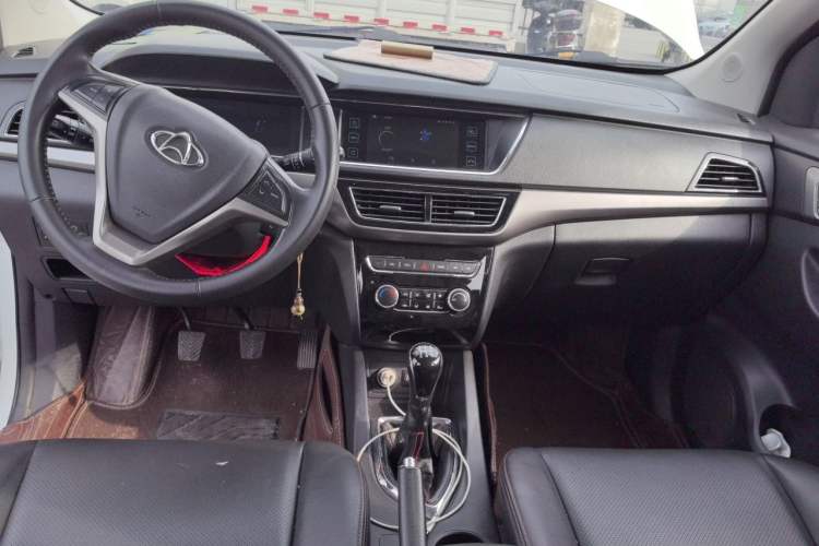 Used CHANGAN KAICHENG Oushang A600 2016 1.5L Manual Luxury 7-Seater Center Console