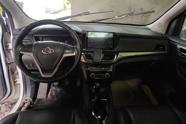 Used CHANGAN KAICHENG Oushang A600 2016 1.5L Manual Luxury 7-Seater Center Console