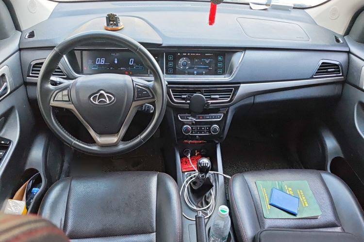 Used CHANGAN KAICHENG Oushang A600 2016 1.5L Manual Luxury 6-Seater Center Console