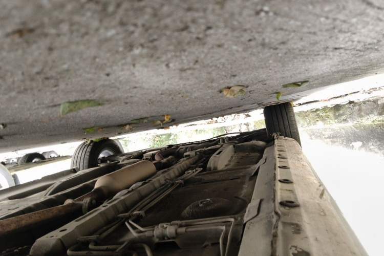 Used CHANGAN KAICHENG Oushang A600 2016 1.5L Manual Fashion 7-Seater Chassis Rear Left