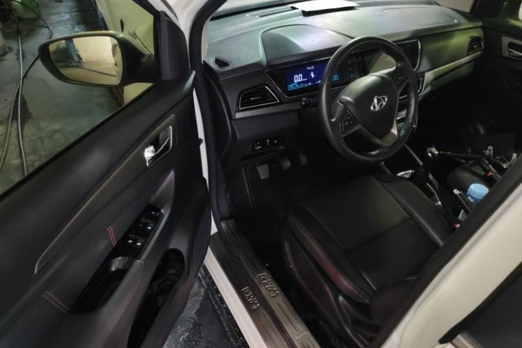Used CHANGAN KAICHENG Oushang A600 2016 1.5L Manual Luxury 7-Seater Driver Seat
