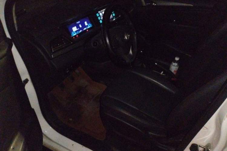 Used CHANGAN KAICHENG Oushang A600 2016 1.5L Manual Standard 7-Seater Driver Seat