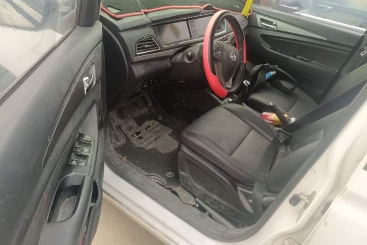 Used CHANGAN KAICHENG Oushang A600 2016 1.5L Manual Luxury 7-Seater Driver Seat