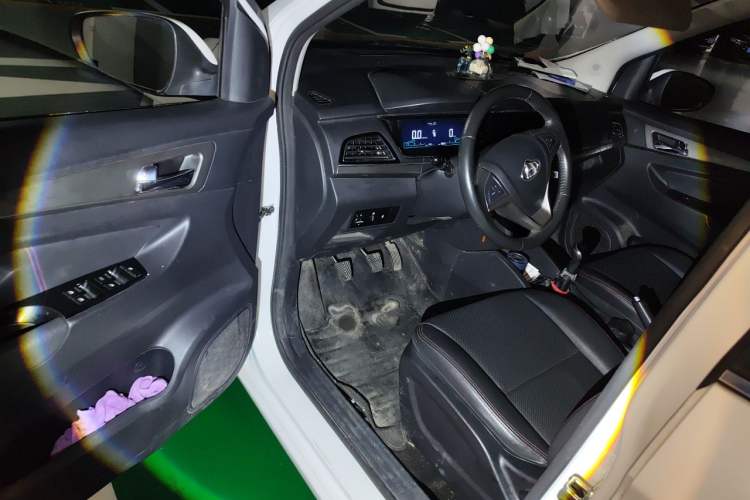 Used CHANGAN KAICHENG Oushang A600 2016 1.5L Manual Luxury 7-Seater Driver Seat