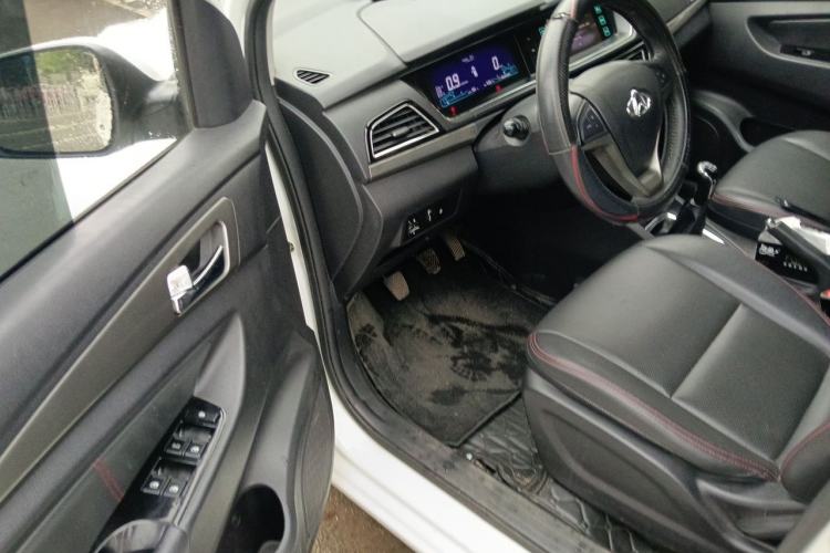 Used CHANGAN KAICHENG Oushang A600 2016 1.5L Manual Luxury 7-Seater Driver Seat