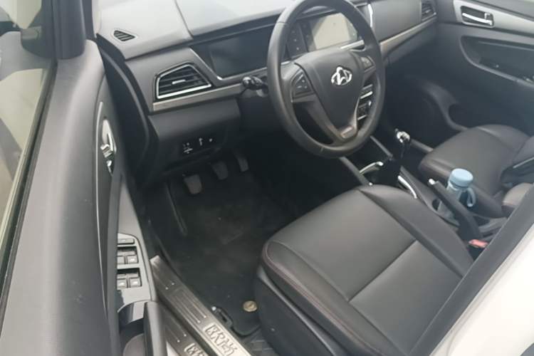 Used CHANGAN KAICHENG Oushang A600 2016 1.5L Manual Luxury 7-Seater Driver Seat