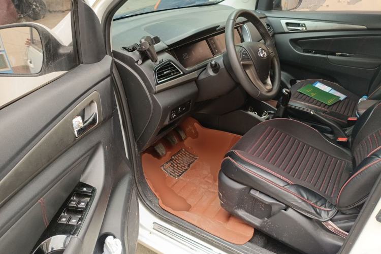 Used CHANGAN KAICHENG Oushang A600 2016 1.5L Manual Luxury 7-Seater Driver Seat
