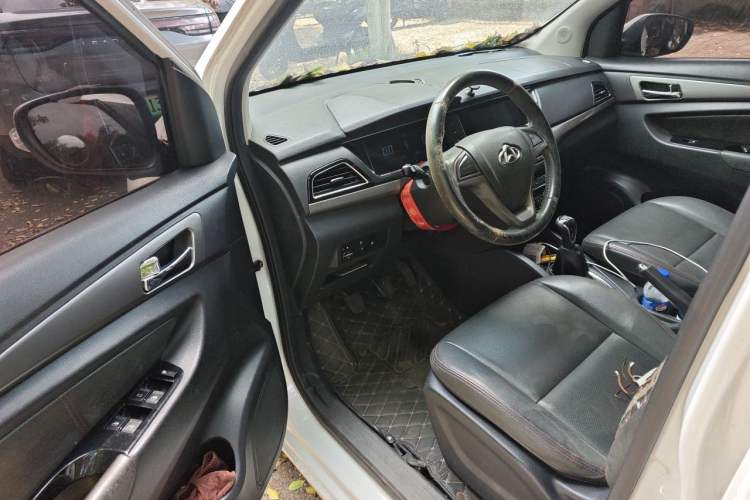 Used CHANGAN KAICHENG Oushang A600 2016 1.5L Manual Luxury 7-Seater Driver Seat