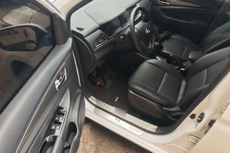 Used CHANGAN KAICHENG Oushang A600 2016 1.5L Manual Luxury 7-Seater Driver Seat