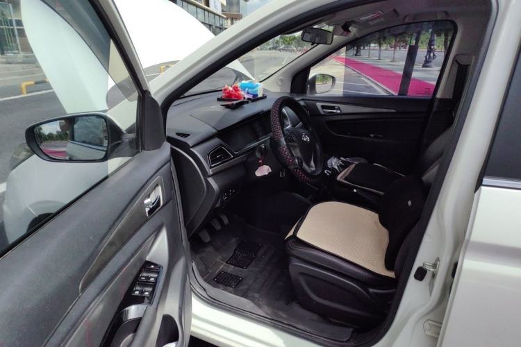 Used CHANGAN KAICHENG Oushang A600 2016 1.5L Manual Luxury 7-Seater Driver Seat