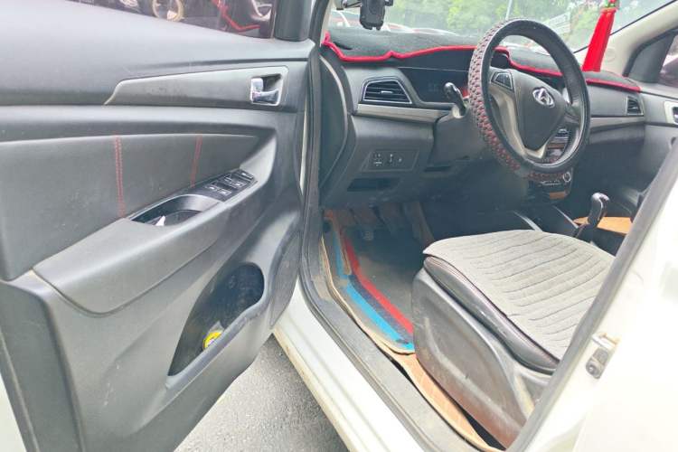 Used CHANGAN KAICHENG Oushang A600 2016 1.5L Manual Luxury 7-Seater Driver Seat