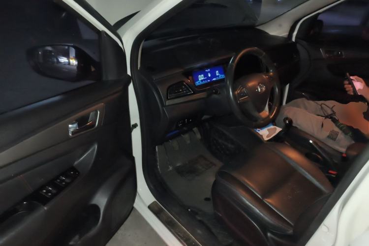 Used CHANGAN KAICHENG Oushang A600 2016 1.5L Manual Luxury 7-Seater Driver Seat