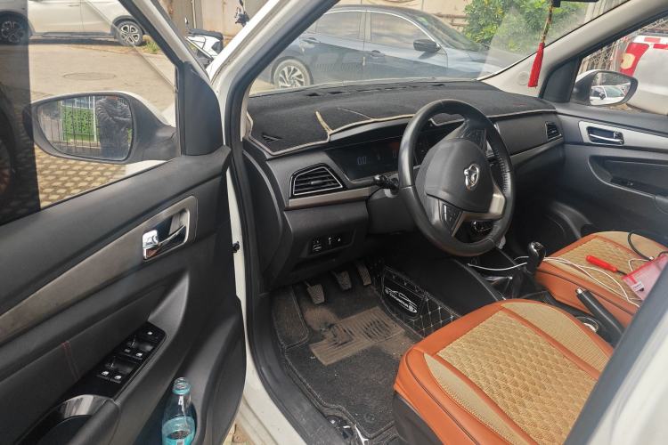 Used CHANGAN KAICHENG Oushang A600 2016 1.5L Manual Luxury 7-Seater Driver Seat