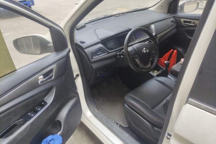 Used CHANGAN KAICHENG Oushang A600 2016 1.5L Manual Luxury 7-Seater Driver Seat