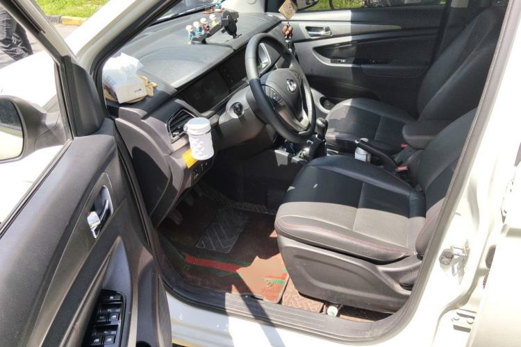 Used CHANGAN KAICHENG Oushang A600 2016 1.5L Manual Luxury 7-Seater Driver Seat