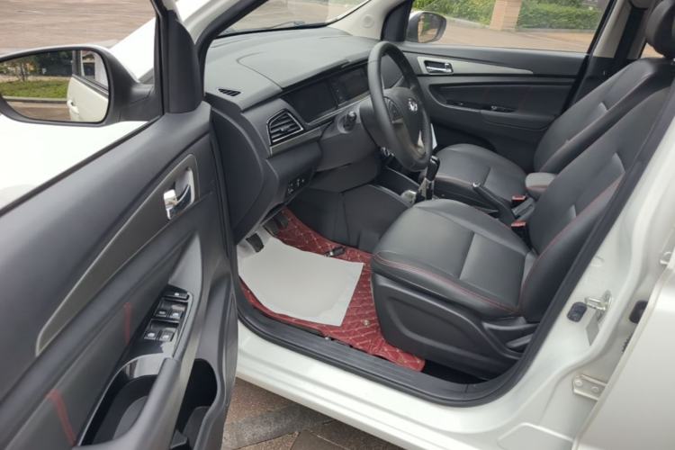 Used CHANGAN KAICHENG Oushang A600 2016 1.5L Manual Luxury 7-Seater Driver Seat